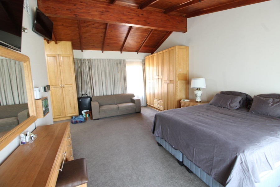 11 Bedroom Property for Sale in Van Der Hoff Park North West